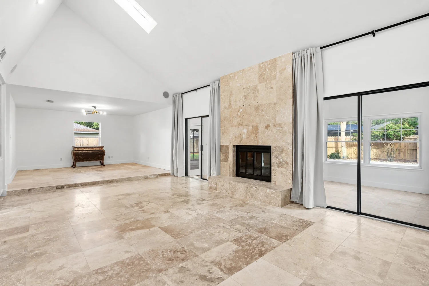 Empty room before virtual staging